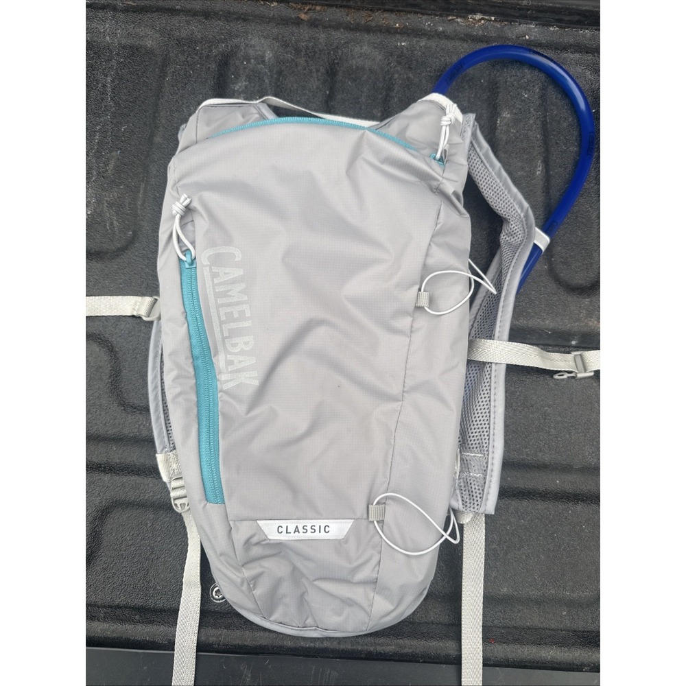 CamelBak Classic Light Hydration Pack 70oz, Gunmetal w/Bladder Used Once!! EUC